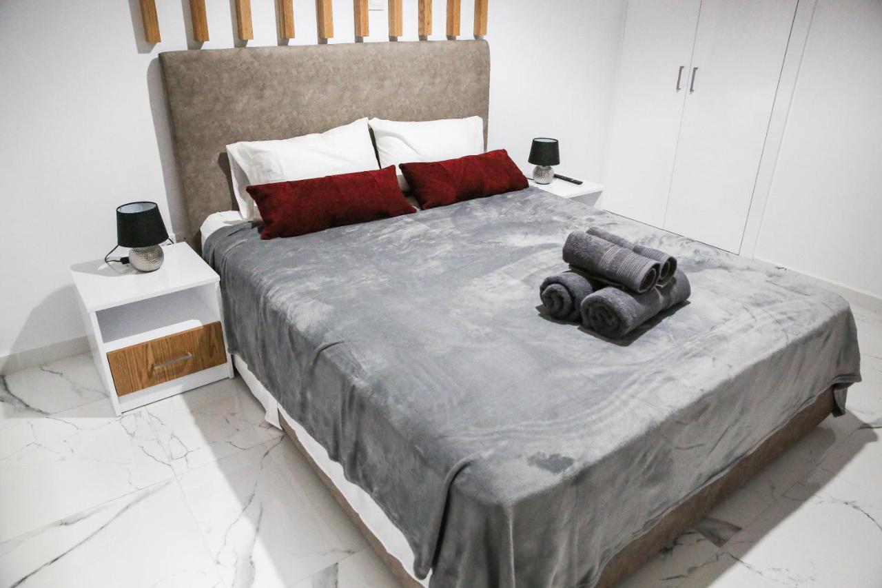 Sea Side Appartment In Kato Paphos Luaran gambar
