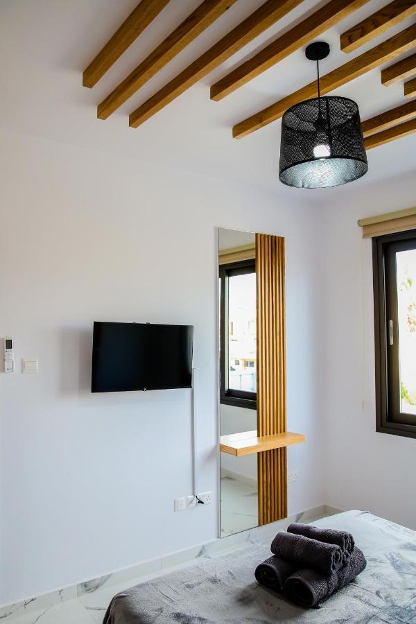 Sea Side Appartment In Kato Paphos Luaran gambar