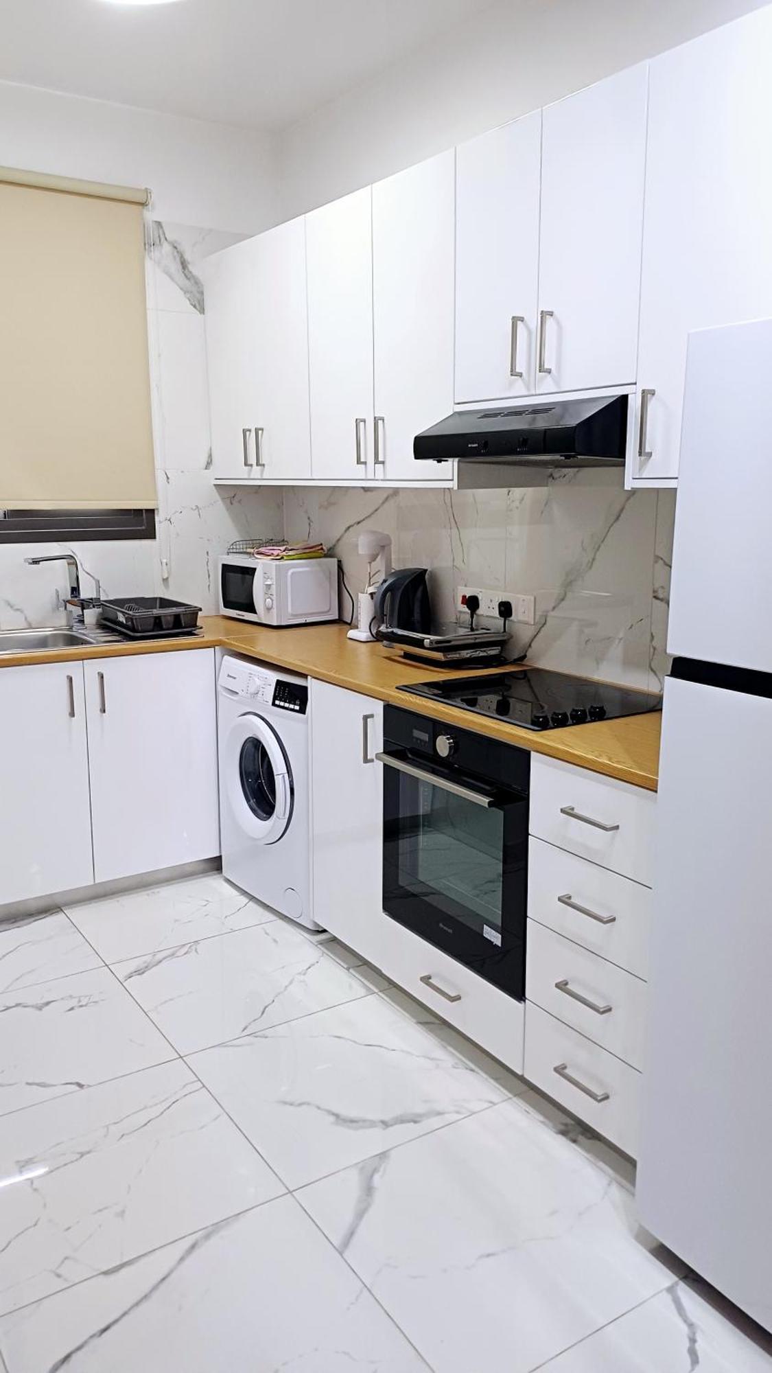 Sea Side Appartment In Kato Paphos Luaran gambar